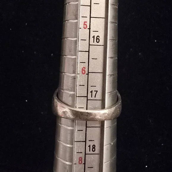 Sterling Silver Marked and Natural Lapis Oval Stone Ring 6.75 - Picture 4 of 9